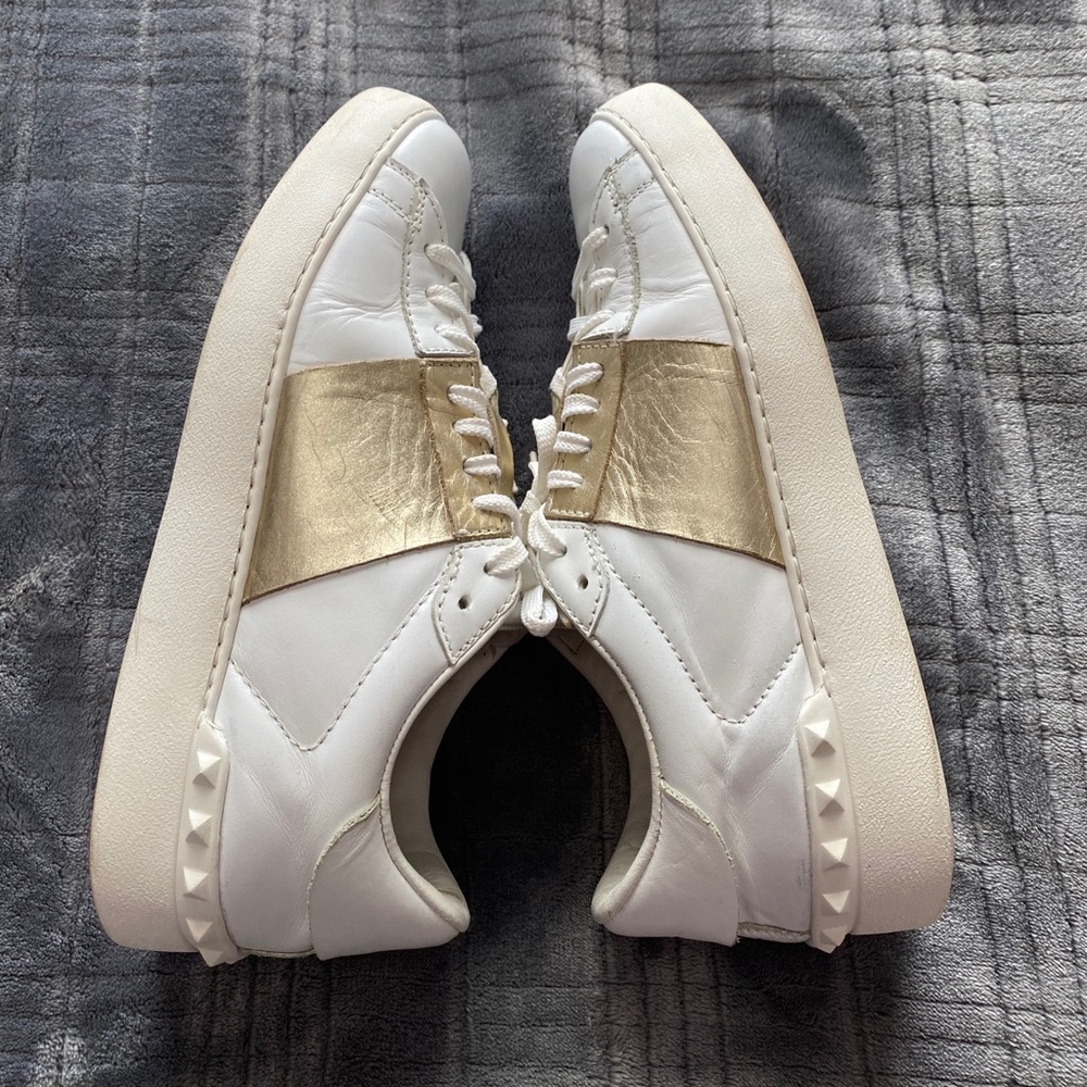 Valentino - Picture 3 of 12